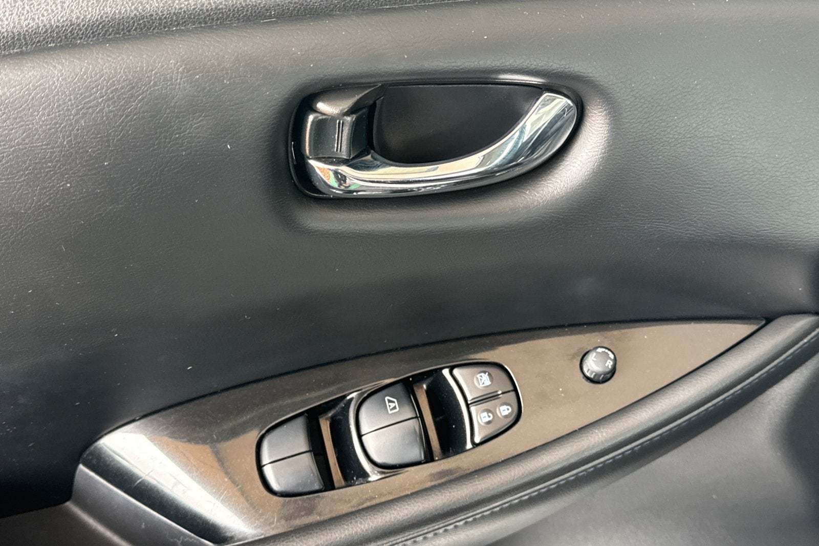 2015 Nissan LEAF SL