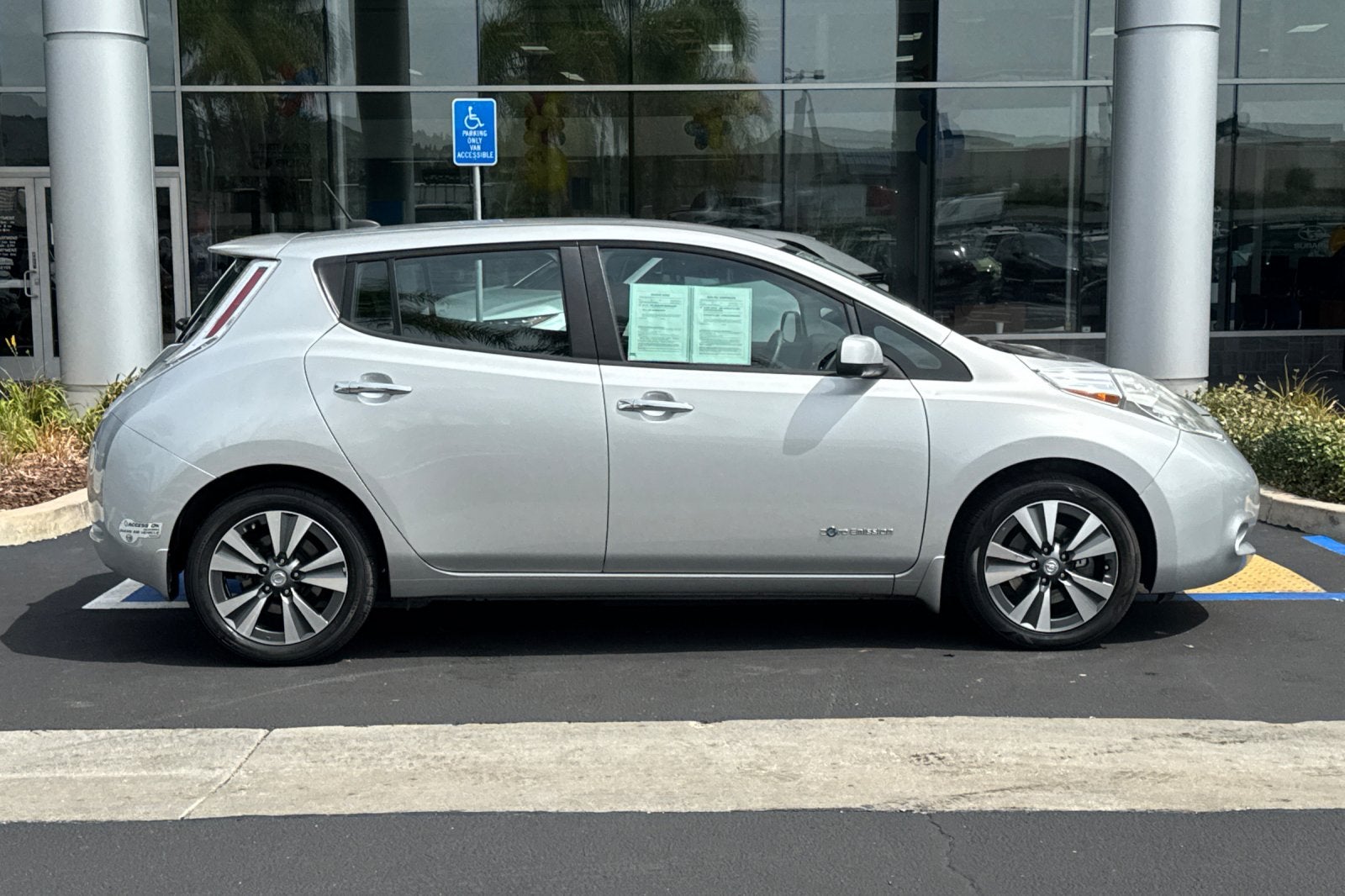 2015 Nissan LEAF SL