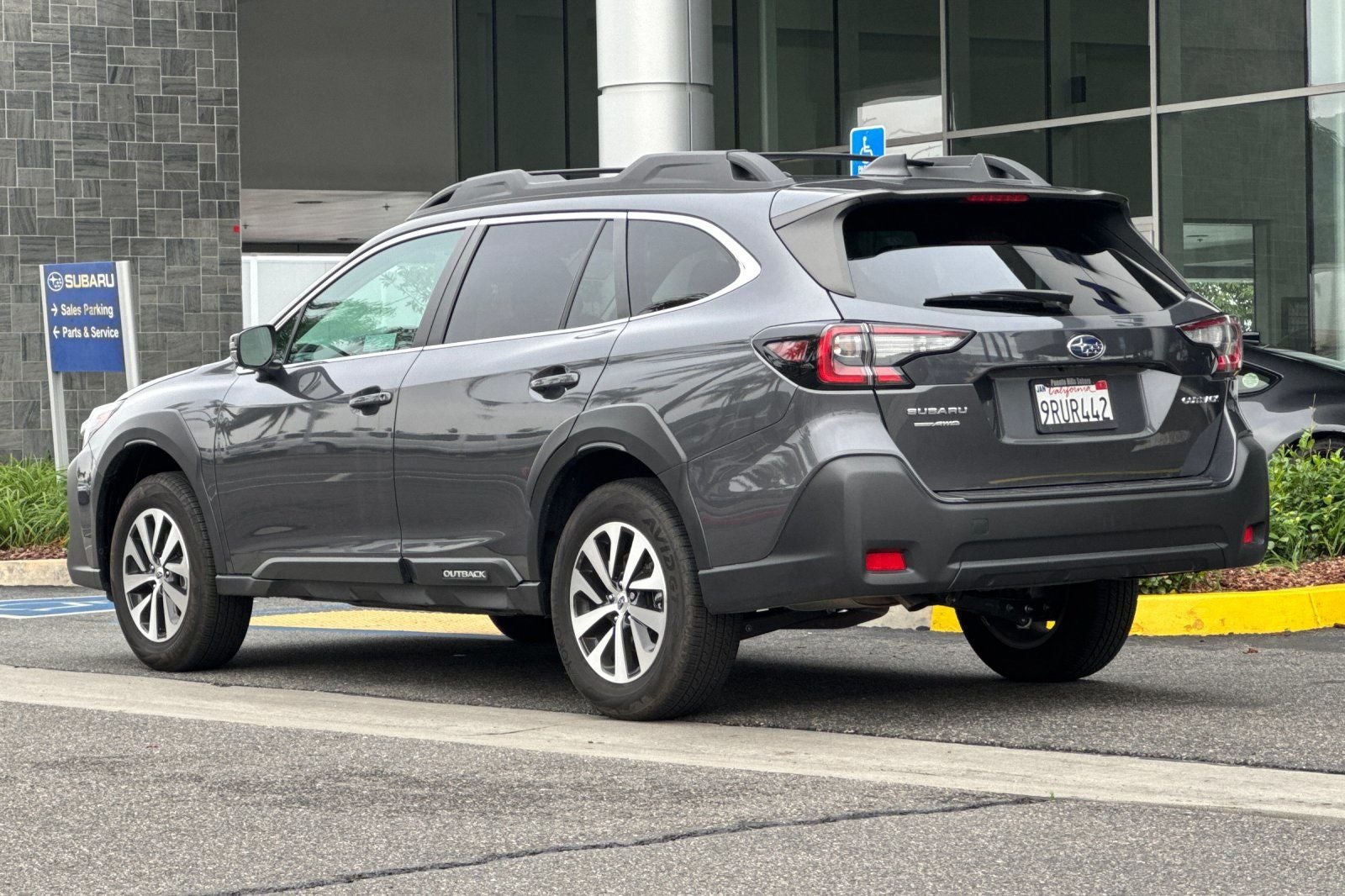 2025 Subaru Outback Premium