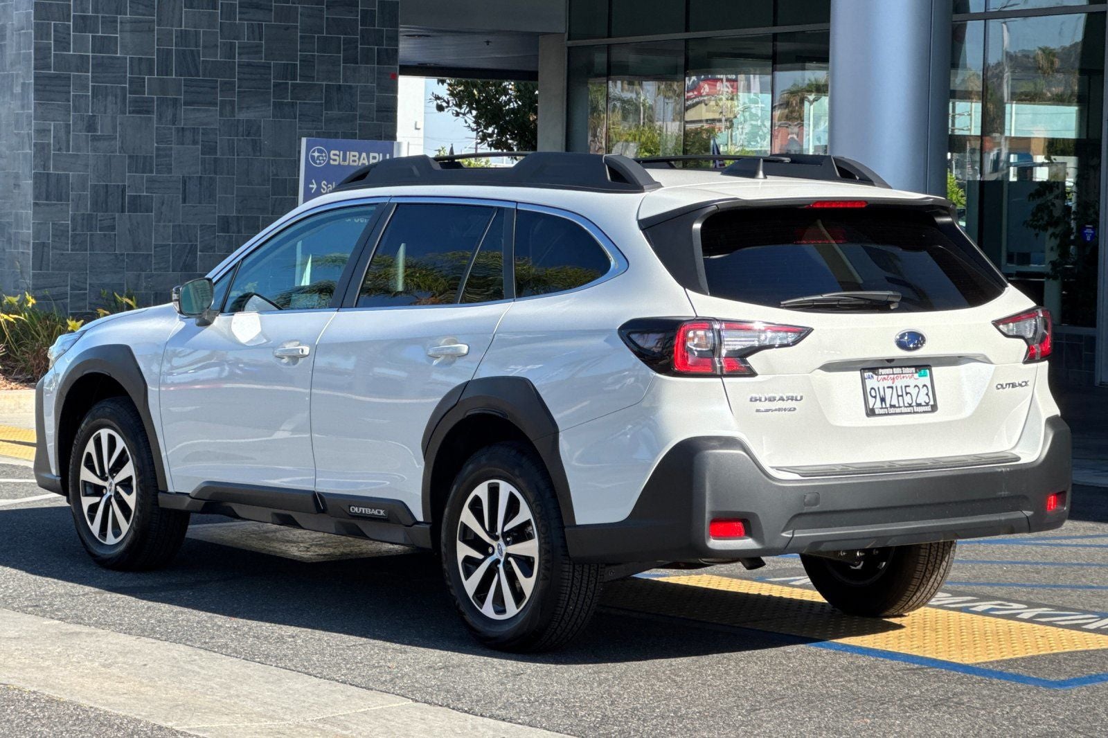 2025 Subaru Outback Premium