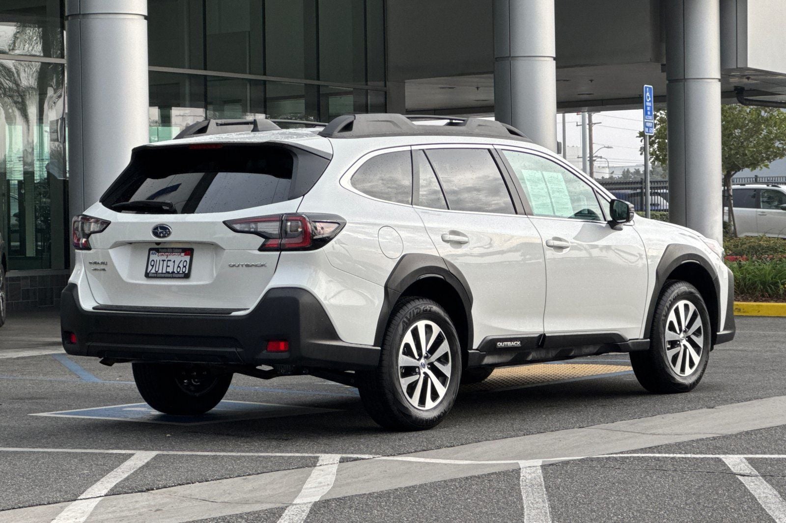 2025 Subaru Outback Premium