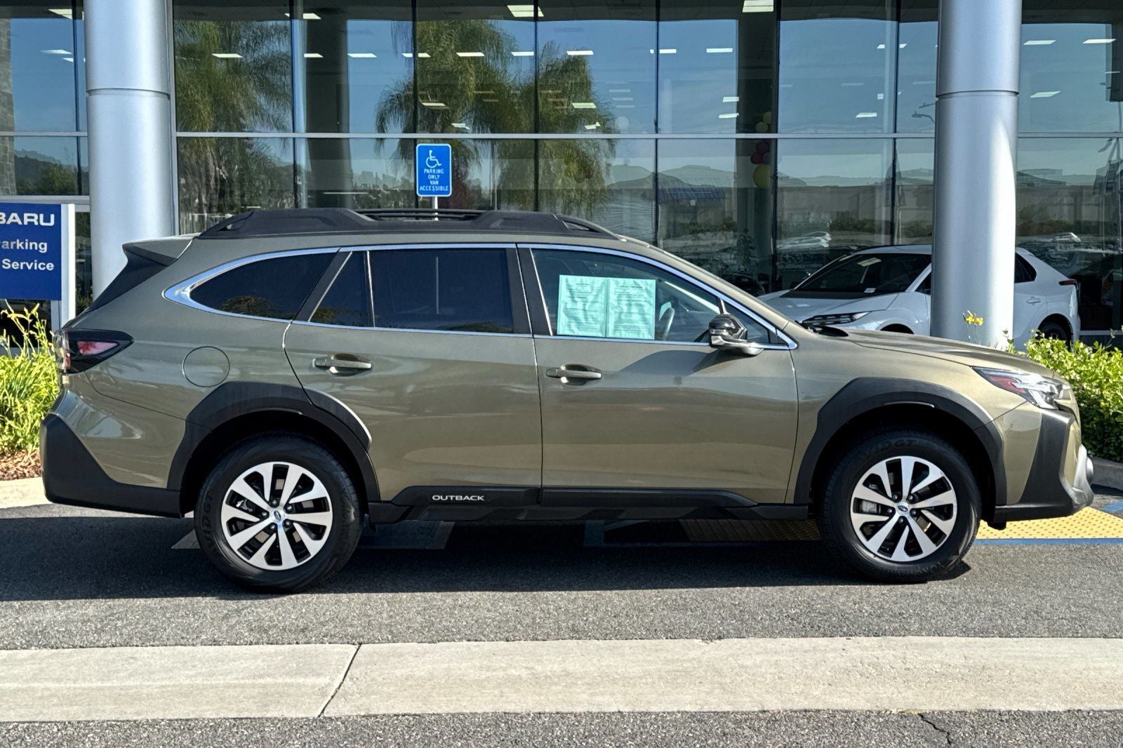 2023 Subaru Outback Premium