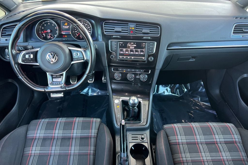 2017 Volkswagen Golf GTI Sport