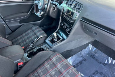 2017 Volkswagen Golf GTI Sport
