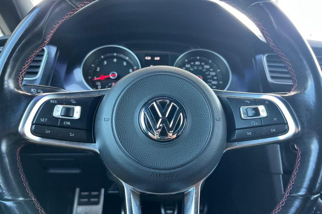 2017 Volkswagen Golf GTI Sport