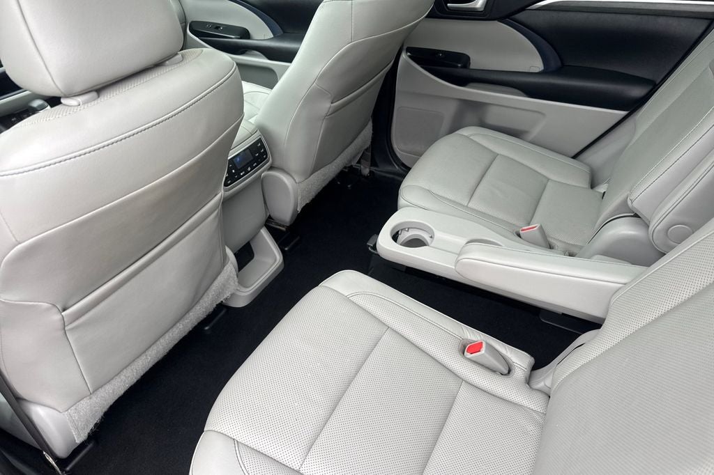 2017 Toyota Highlander Hybrid Limited Platinum