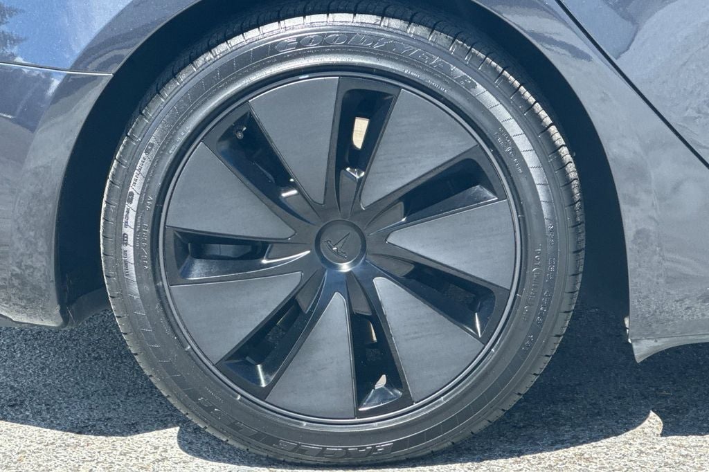 2025 Tesla Model 3 Base