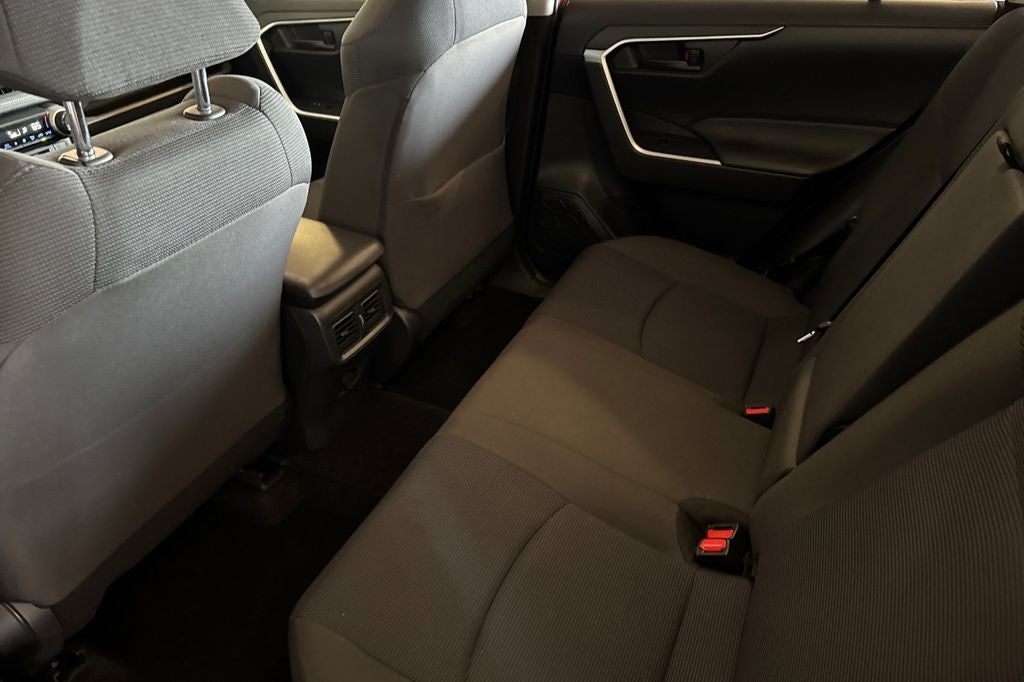 2022 Toyota RAV4 Hybrid LE