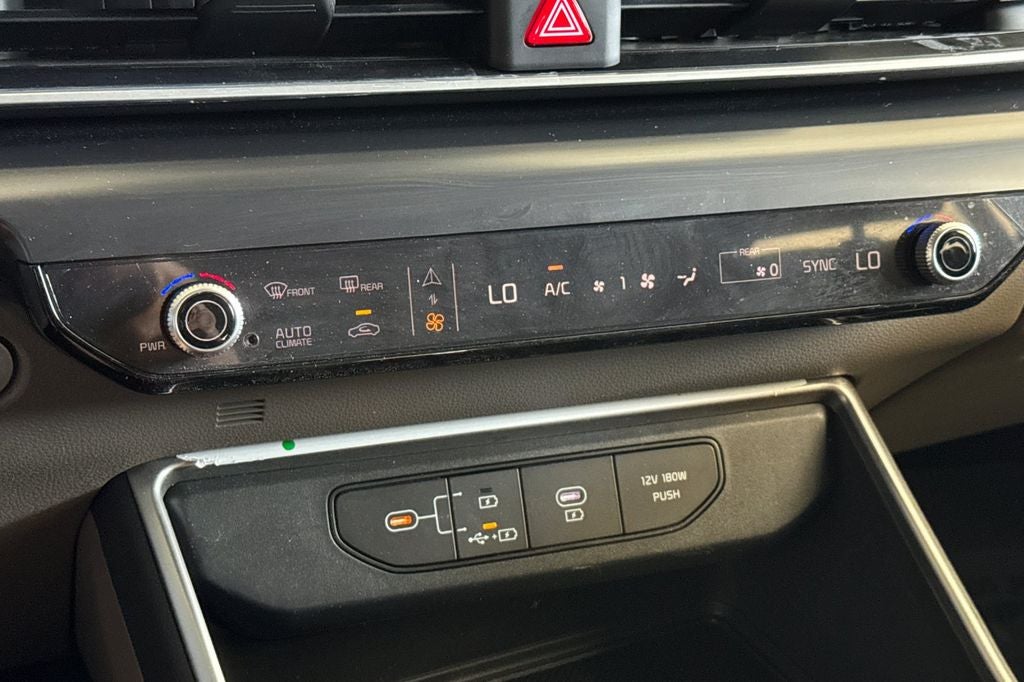 2025 Kia Carnival LXS