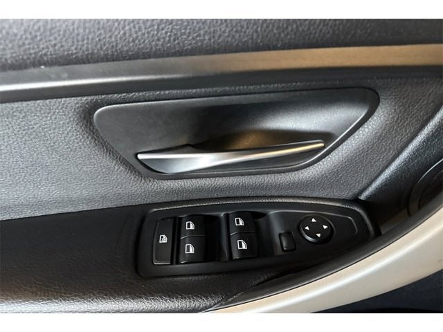 2015 BMW 3 Series 320i