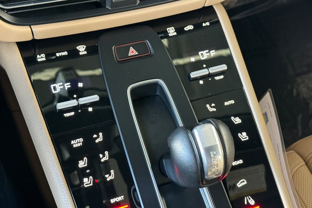 2022 Porsche Macan Base