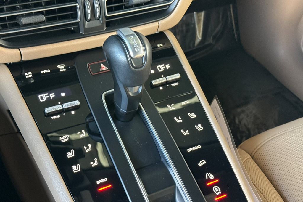 2022 Porsche Macan Base