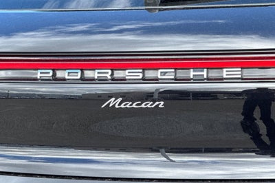 2022 Porsche Macan Base