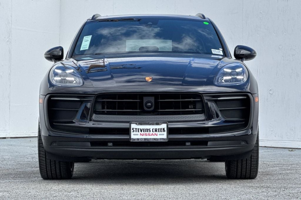 2022 Porsche Macan Base