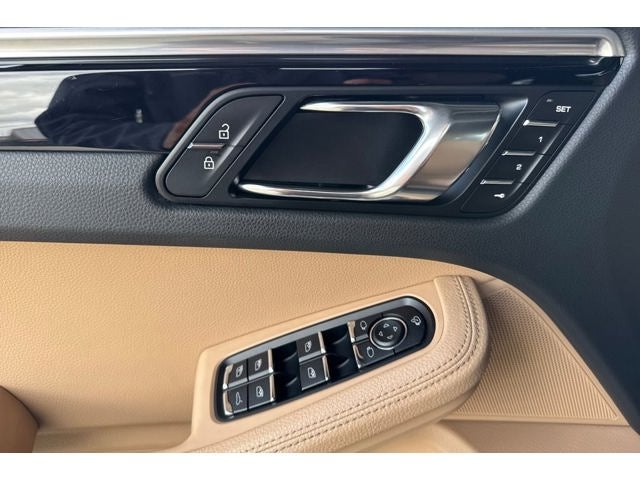 2022 Porsche Macan Base