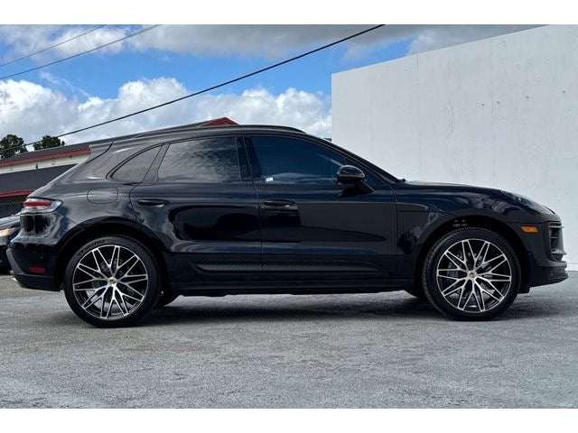 2022 Porsche Macan Base