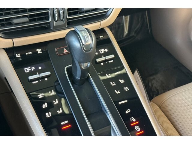 2022 Porsche Macan Base