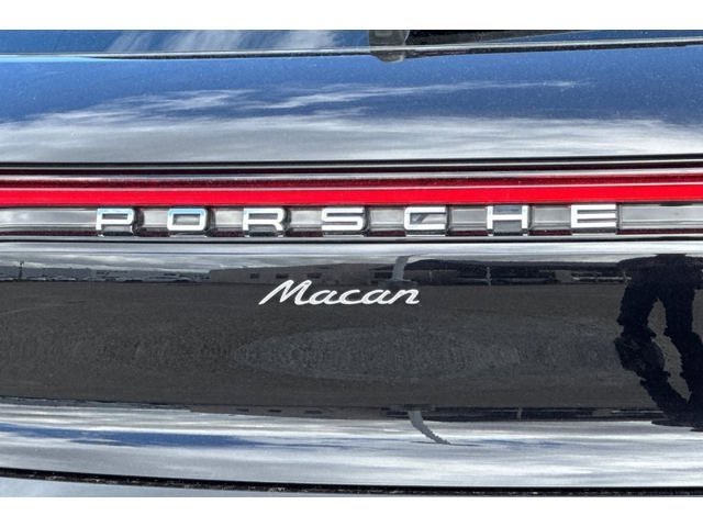 2022 Porsche Macan Base