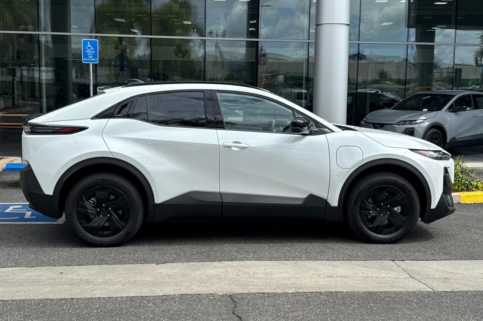 2026 Subaru Uncharted Sport