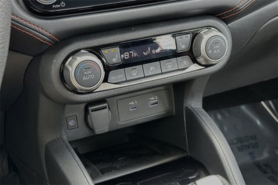 2025 Nissan Versa 1.6 SR