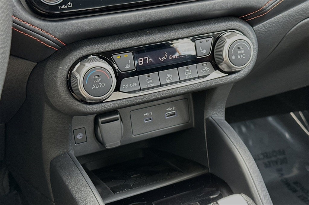 2025 Nissan Versa 1.6 SR