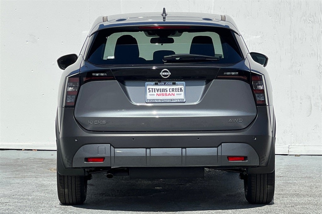 2025 Nissan Kicks SV