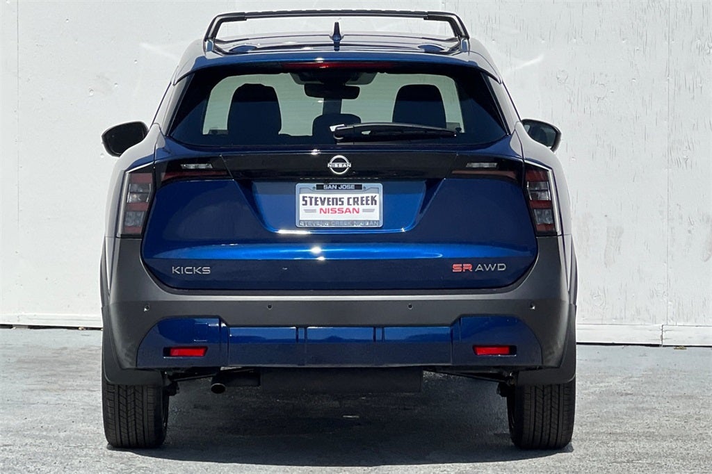 2025 Nissan Kicks SR
