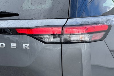 2025 Nissan Pathfinder S