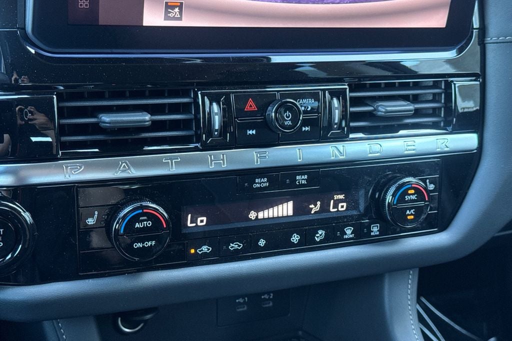2026 Nissan Pathfinder SV