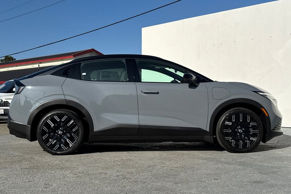 2026 Nissan Leaf PLATINUM+