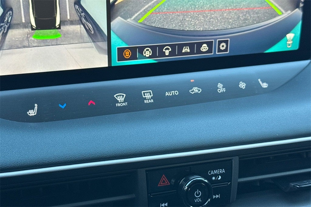 2026 Nissan Leaf PLATINUM+