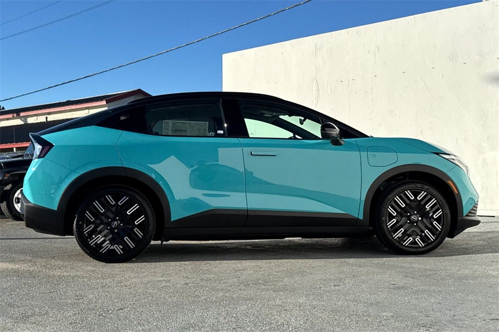 2026 Nissan Leaf PLATINUM+