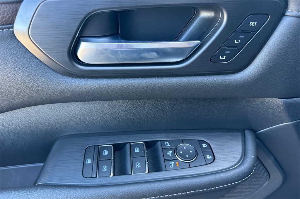 2025 Nissan Armada SL