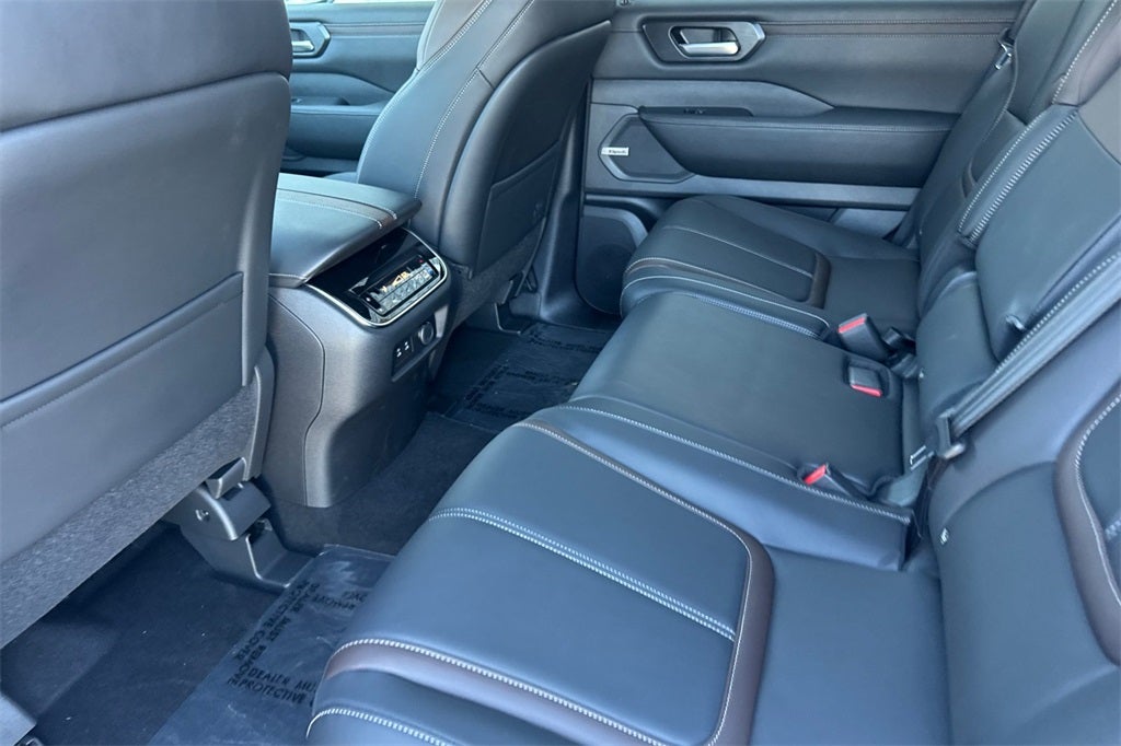 2025 Nissan Armada SL