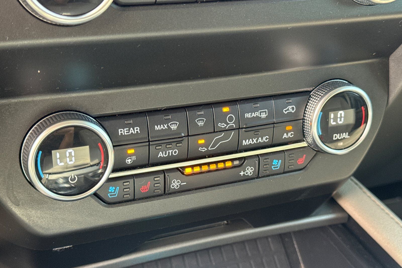 2020 Ford Expedition XLT Equipment Group 202A