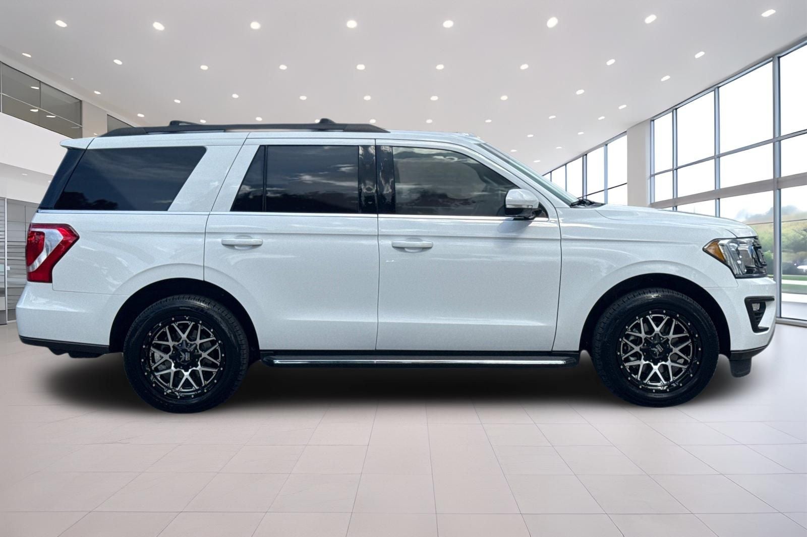 2020 Ford Expedition XLT Equipment Group 202A