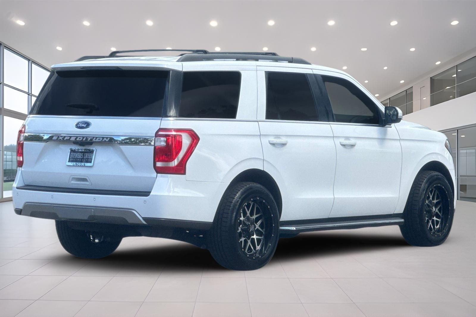 2020 Ford Expedition XLT Equipment Group 202A