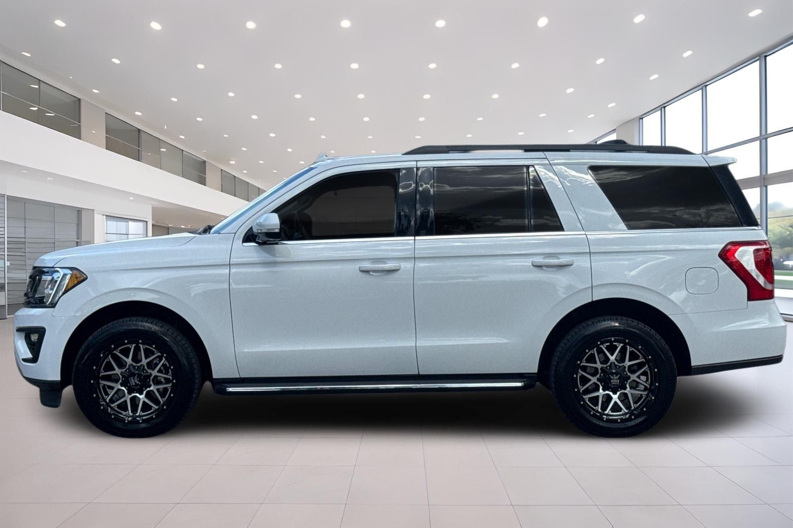 2020 Ford Expedition XLT Equipment Group 202A