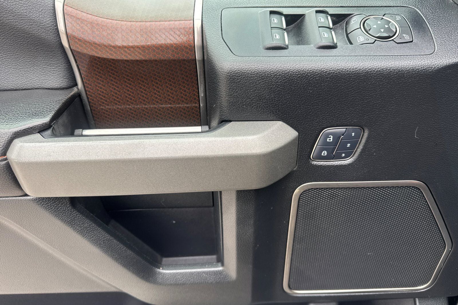 2018 Ford F-150 Raptor Equipment Group 802A Luxury