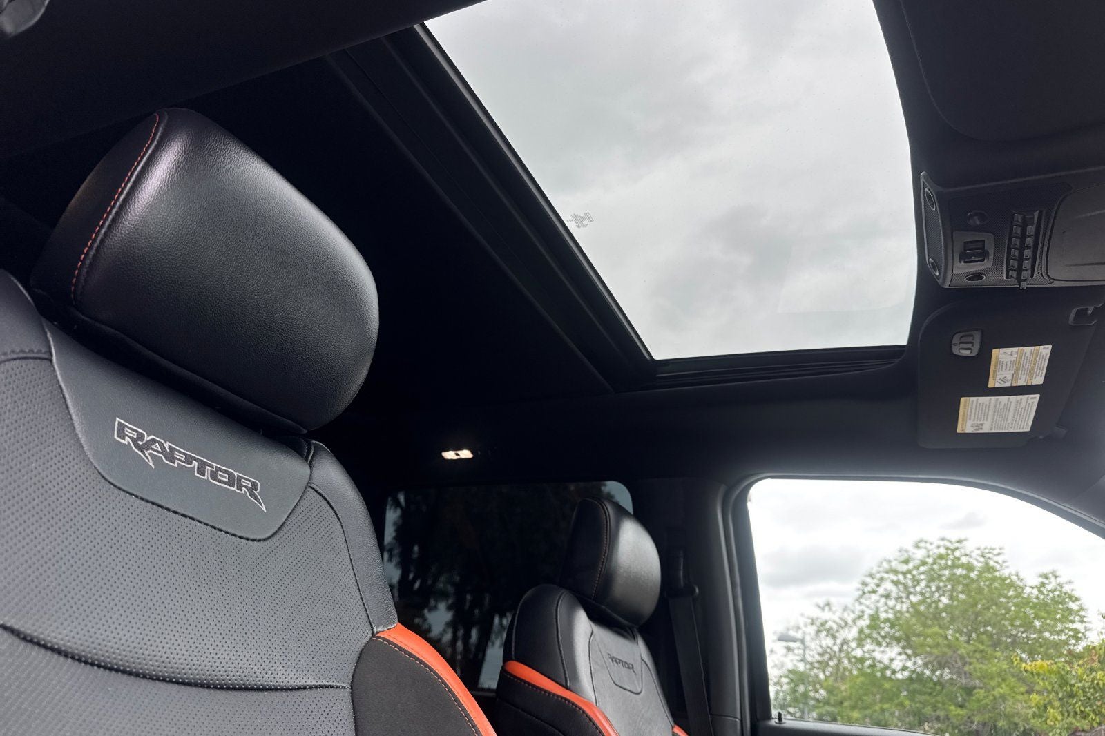 2018 Ford F-150 Raptor Equipment Group 802A Luxury