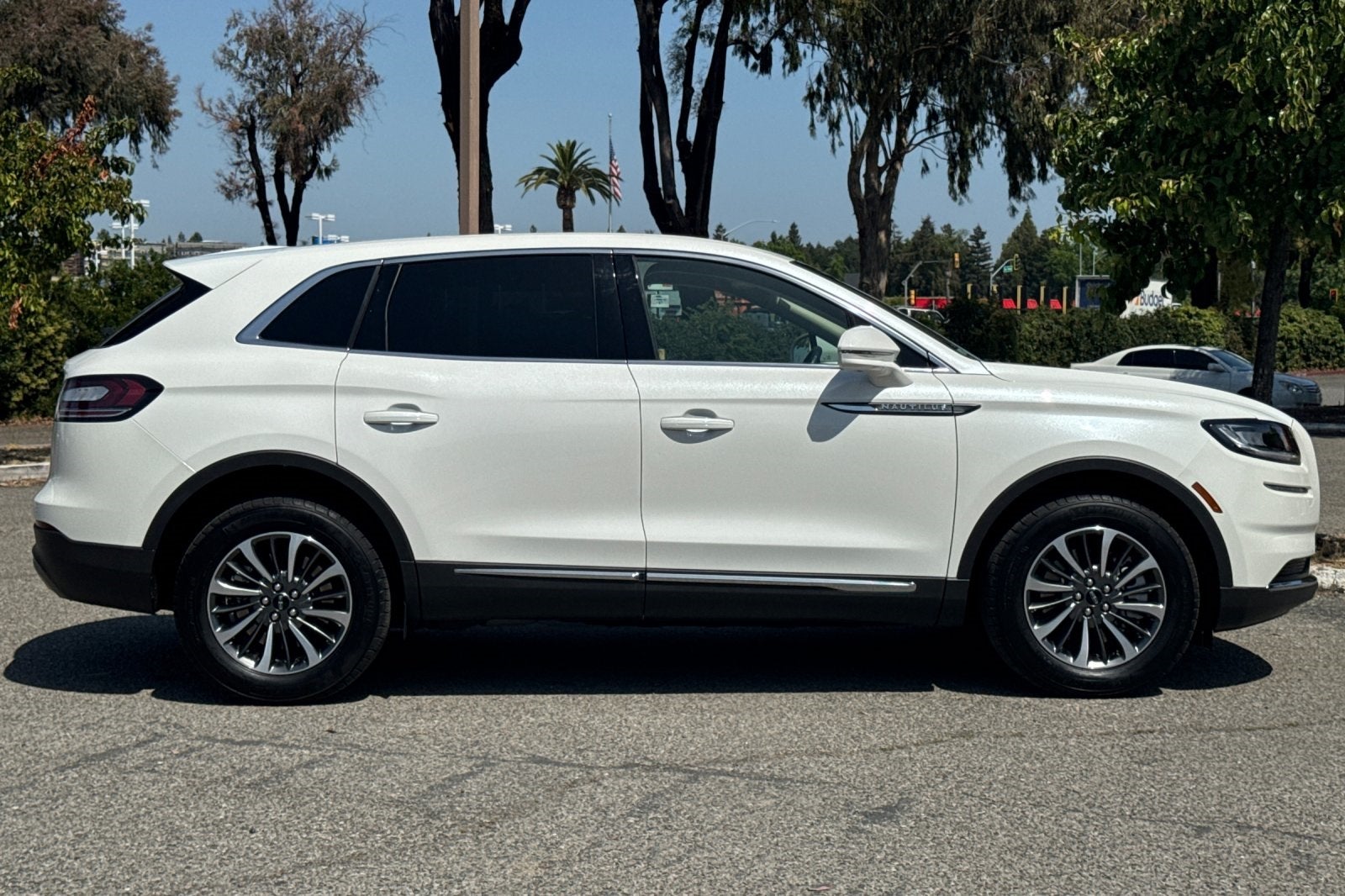 2023 Lincoln Nautilus Standard