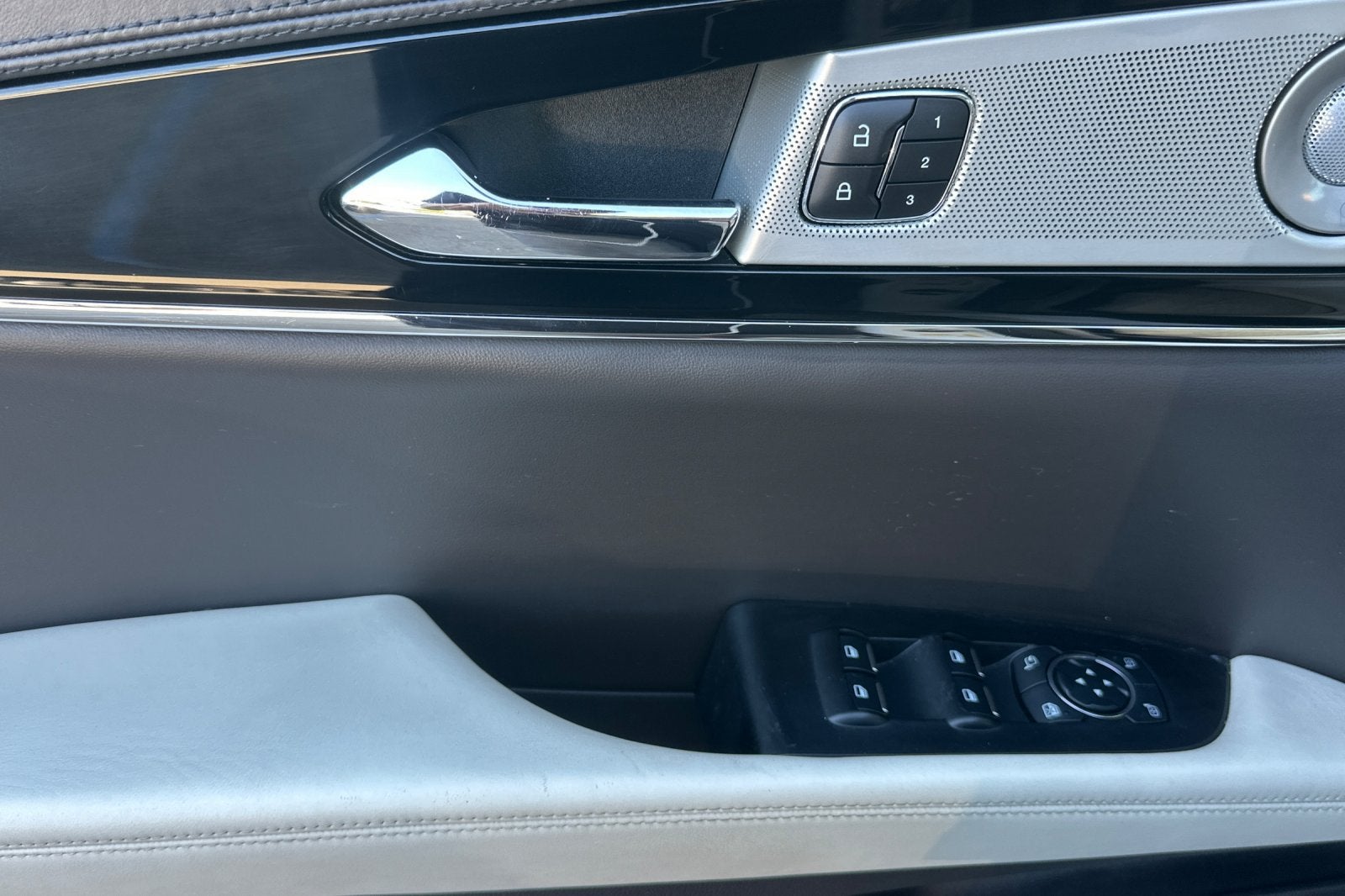 2023 Lincoln Nautilus Black Label