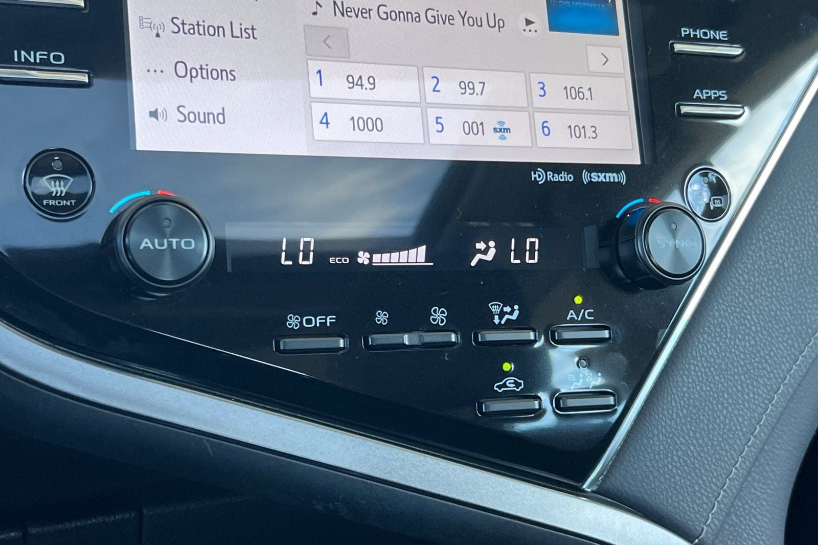 2018 Toyota Camry Hybrid SE