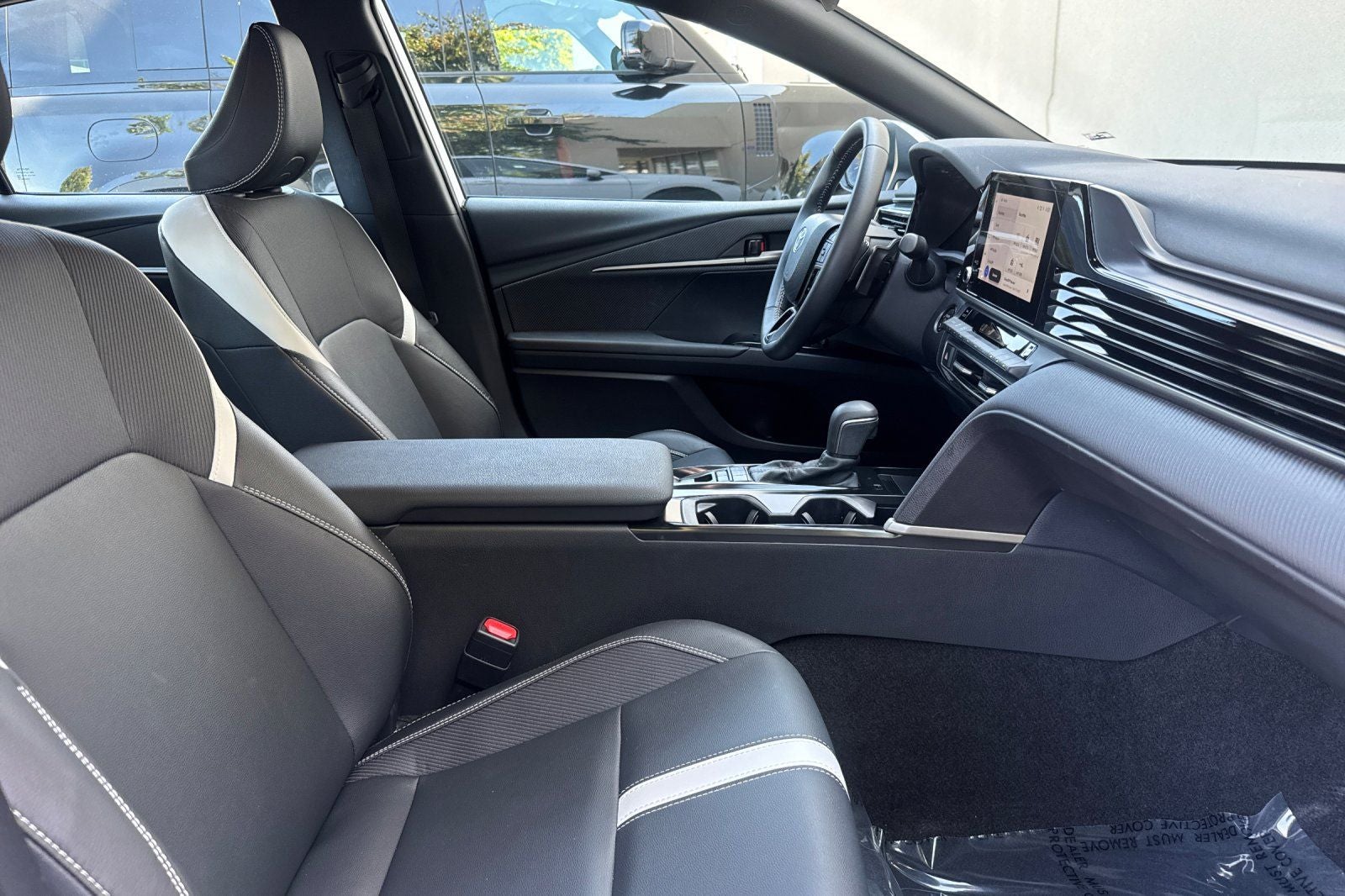 2025 Toyota Camry SE Hybrid