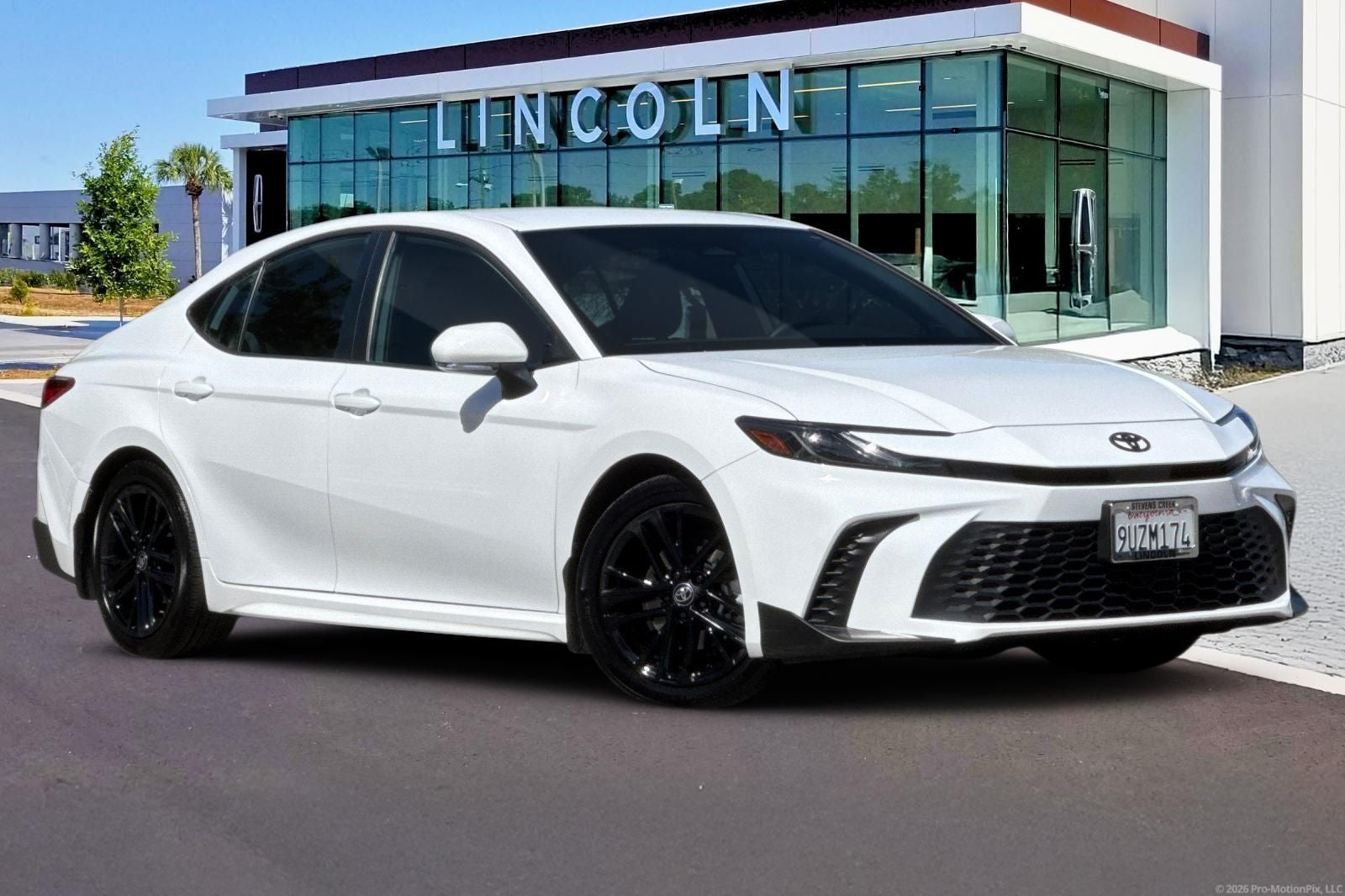 2025 Toyota Camry SE Hybrid