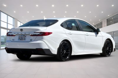 2025 Toyota Camry SE Hybrid