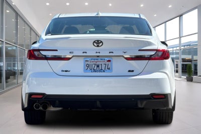 2025 Toyota Camry SE Hybrid