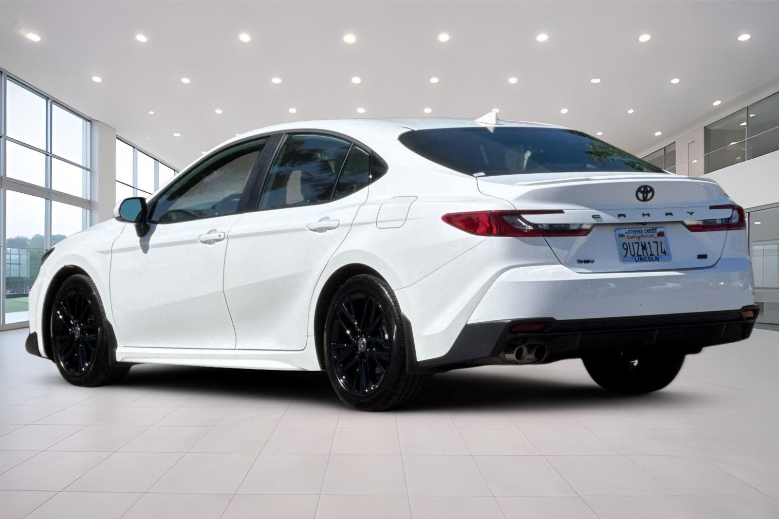 2025 Toyota Camry SE Hybrid