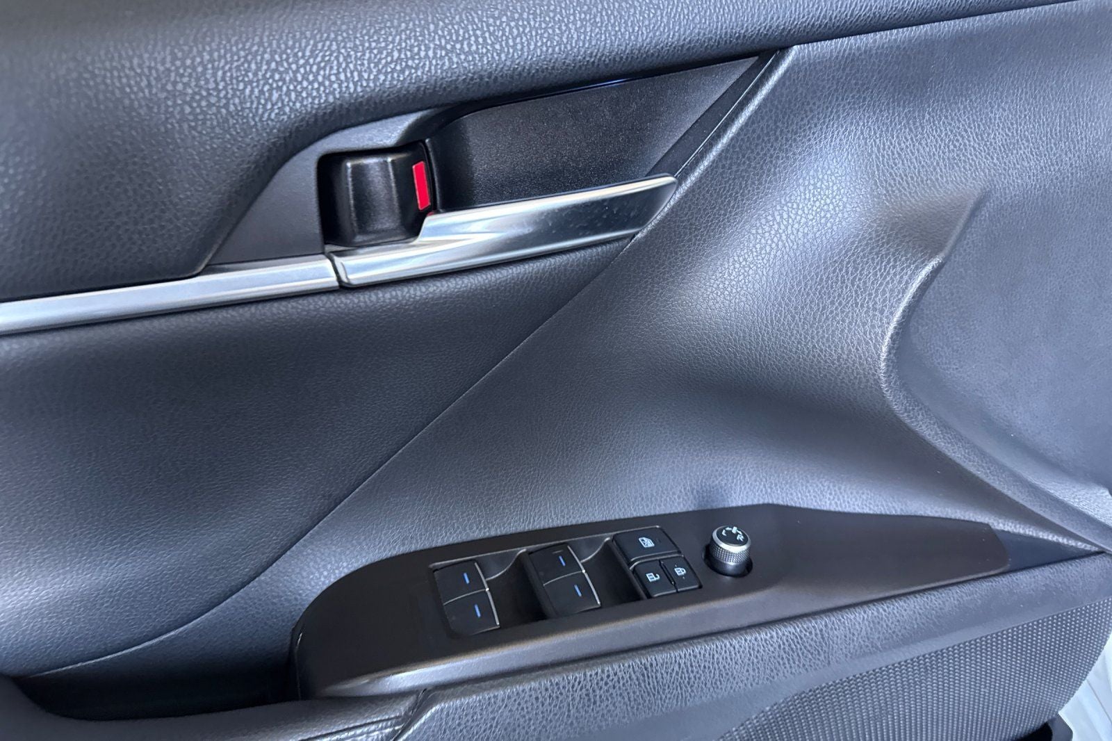 2022 Toyota Camry Hybrid XSE