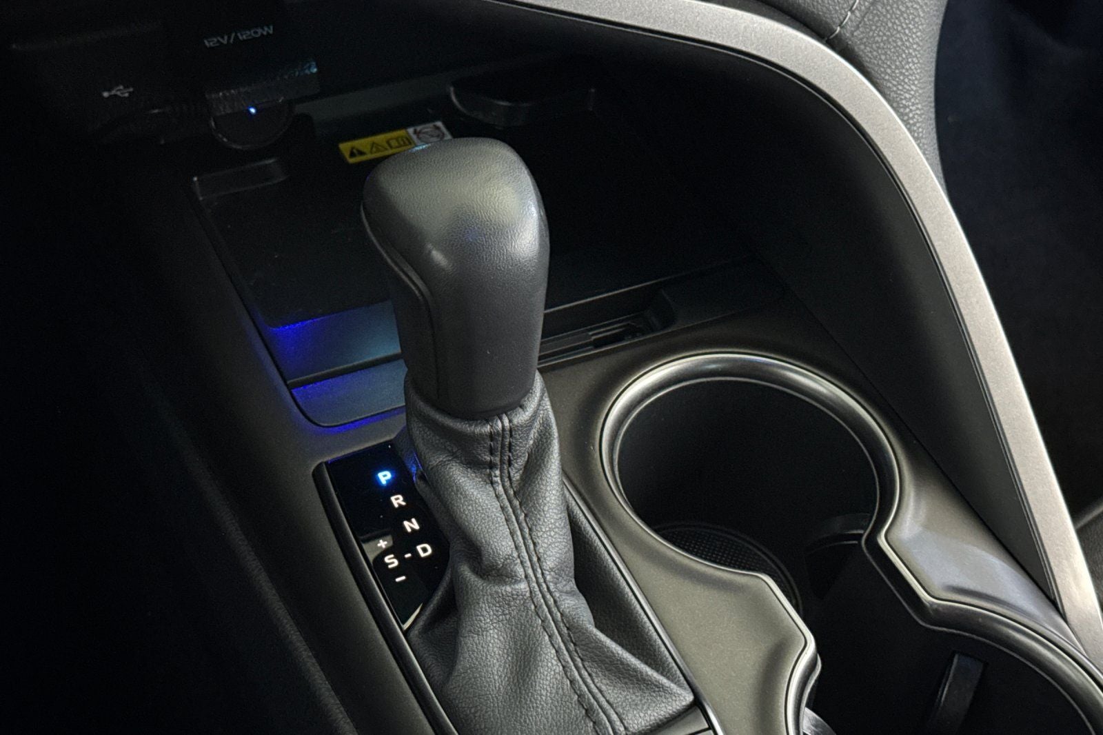 2022 Toyota Camry Hybrid XSE